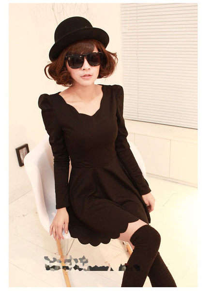 Vintage Scallop Collar and Shrug Black Dress Size : 30/32